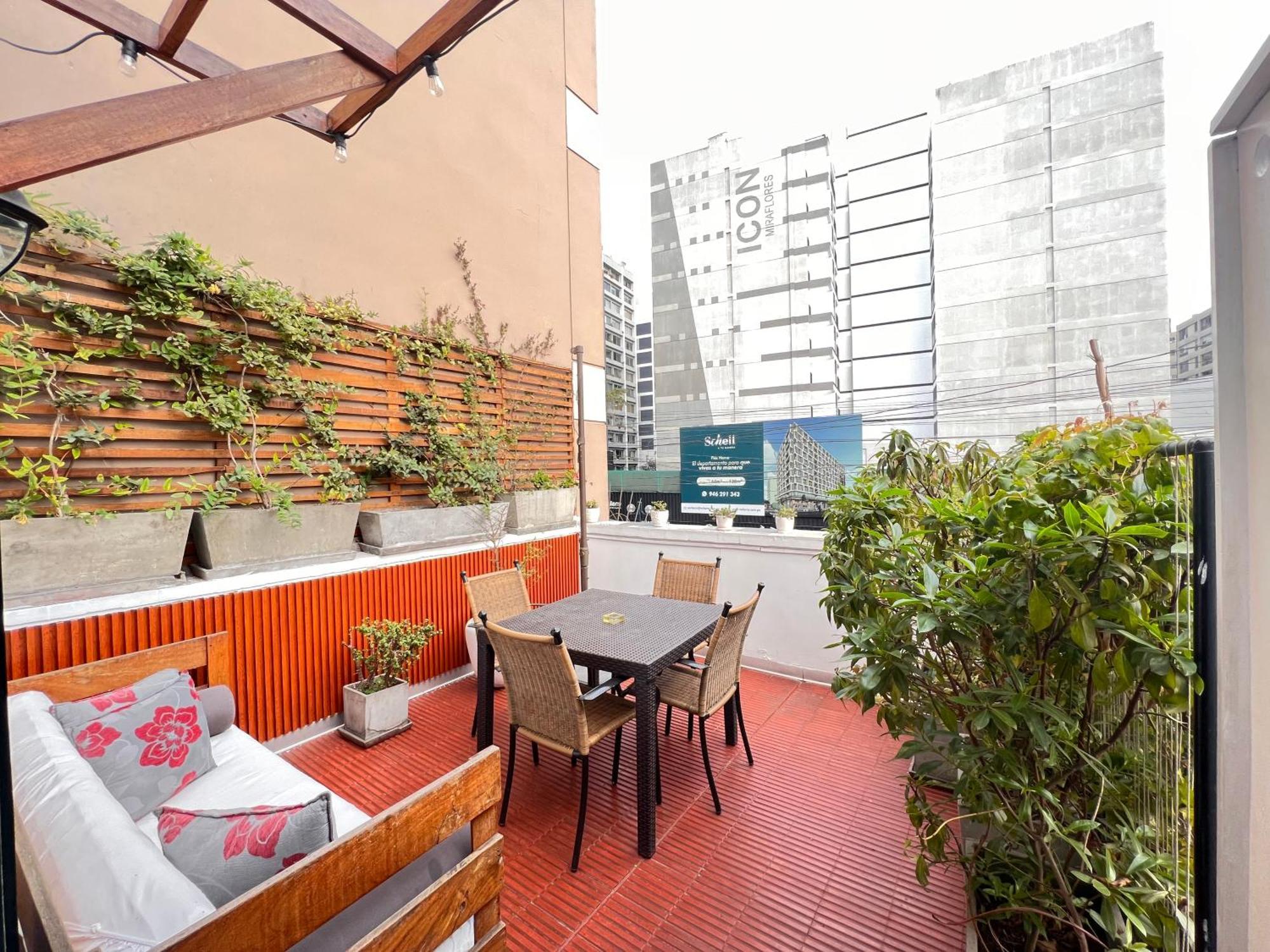 La Casa Del Viajero Bed & Breakfast Lima Exterior photo