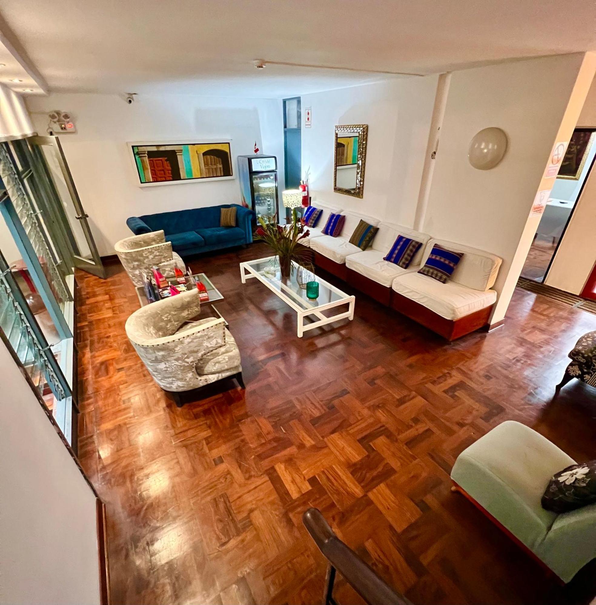 La Casa Del Viajero Bed & Breakfast Lima Exterior photo