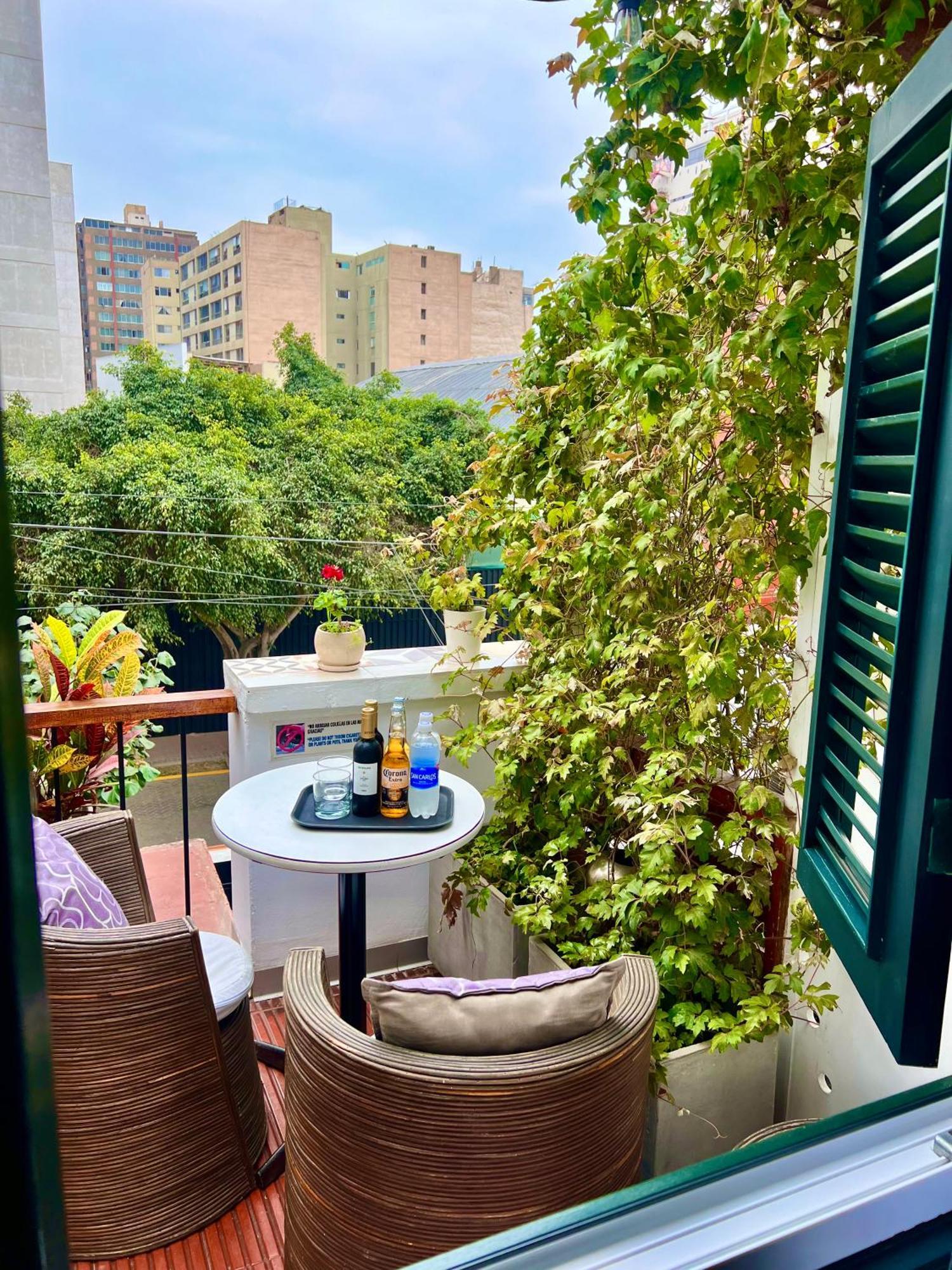 La Casa Del Viajero Bed & Breakfast Lima Exterior photo